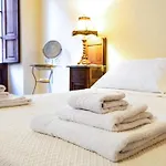 Casa Rodriguez - * Iglesias